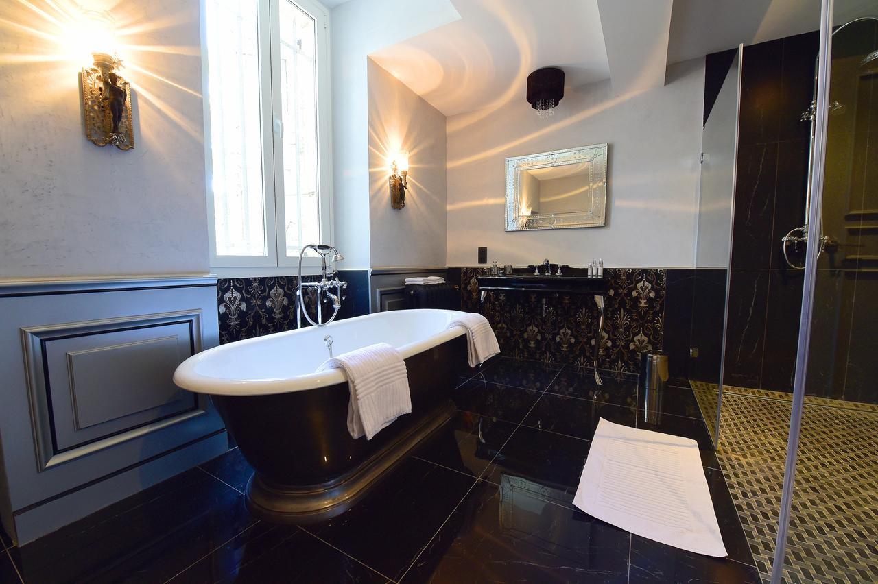 Chateau De Paraza Room photo